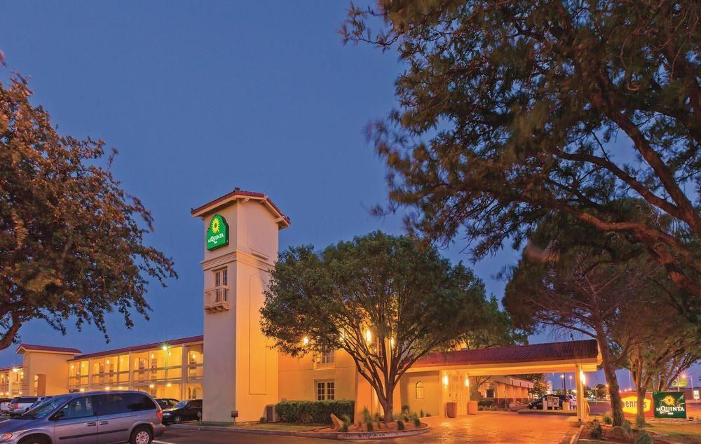 Baymont By Wyndham Lubbock - Downtown Civic Center Hotel Buitenkant foto