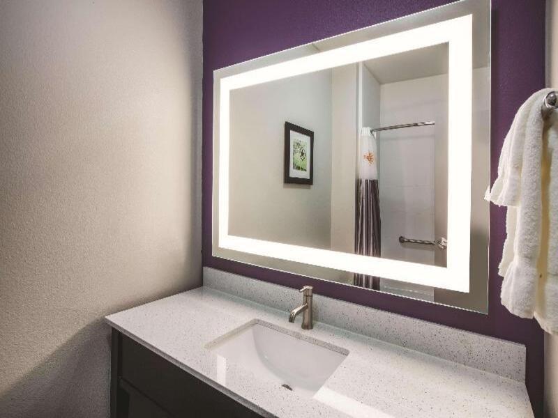 Baymont By Wyndham Lubbock - Downtown Civic Center Hotel Buitenkant foto