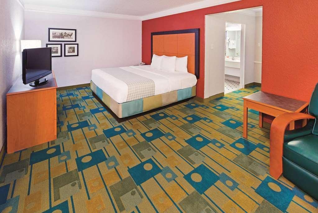 Baymont By Wyndham Lubbock - Downtown Civic Center Hotel Kamer foto