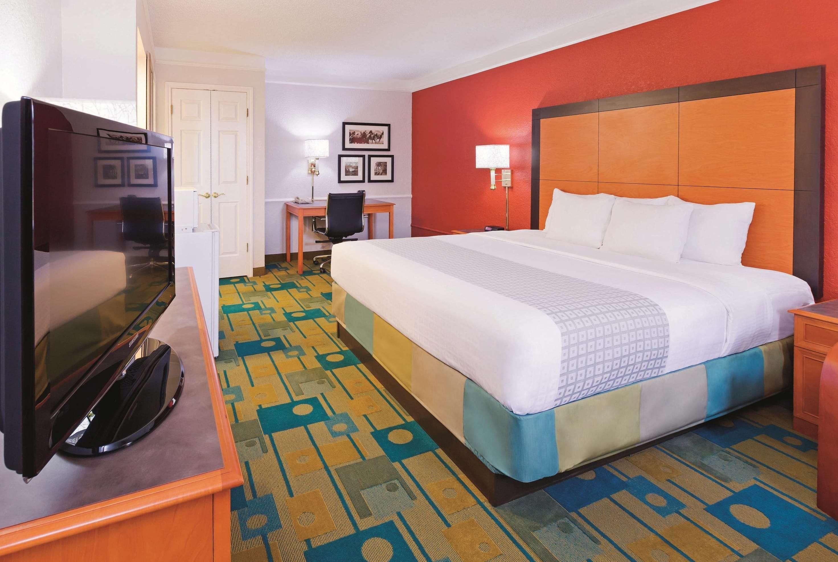 Baymont By Wyndham Lubbock - Downtown Civic Center Hotel Buitenkant foto